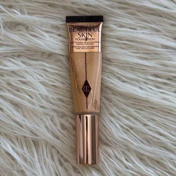 Charlotte Tilbury Beautiful Skin Foundation 2 Neutral - Picture 2 of 8